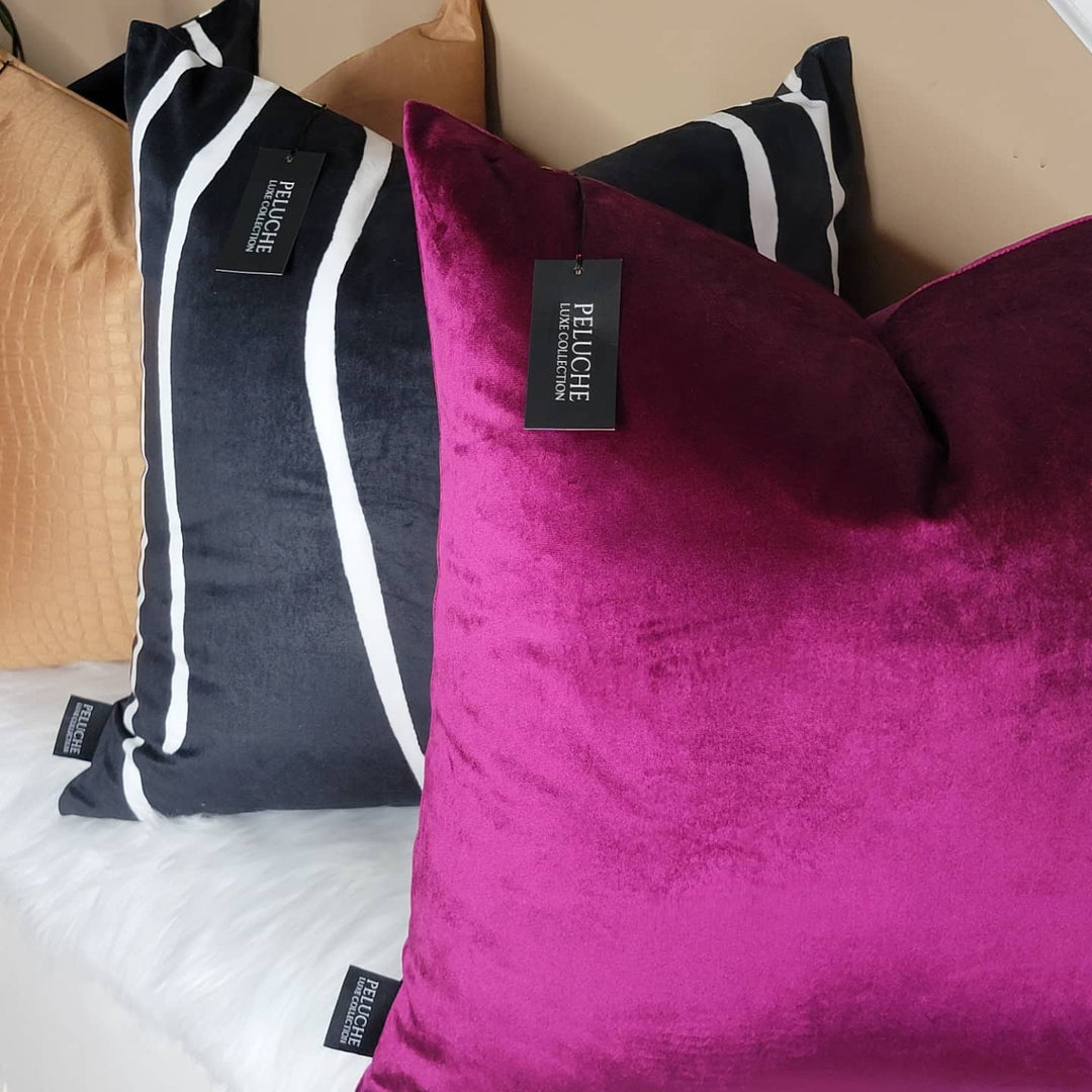 "MAGENTA" Decorative throw pillow