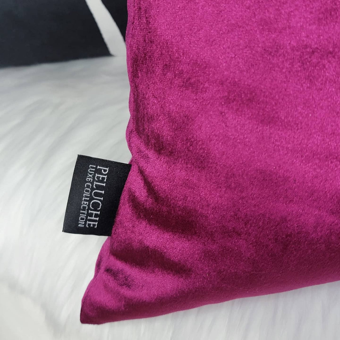 "MAGENTA" Decorative throw pillow